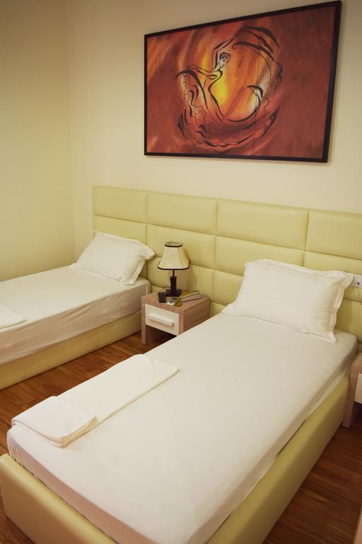 Living Hotel Tiran Dış mekan fotoğraf