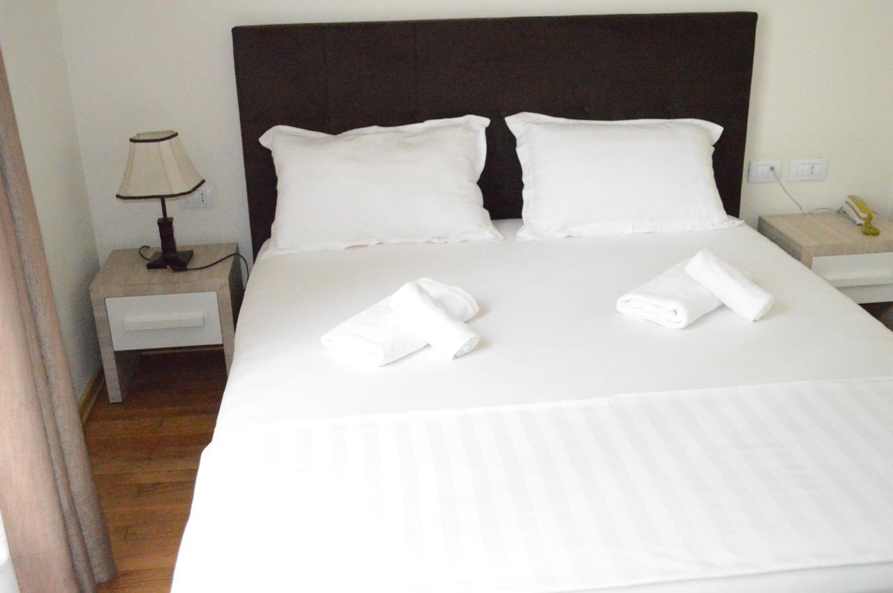 Living Hotel Tiran Dış mekan fotoğraf